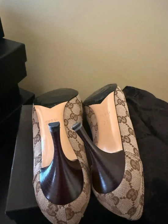Gucci Women's GG Canvas Pointed Toe Pumps in Brown - Picture 4 of 5
